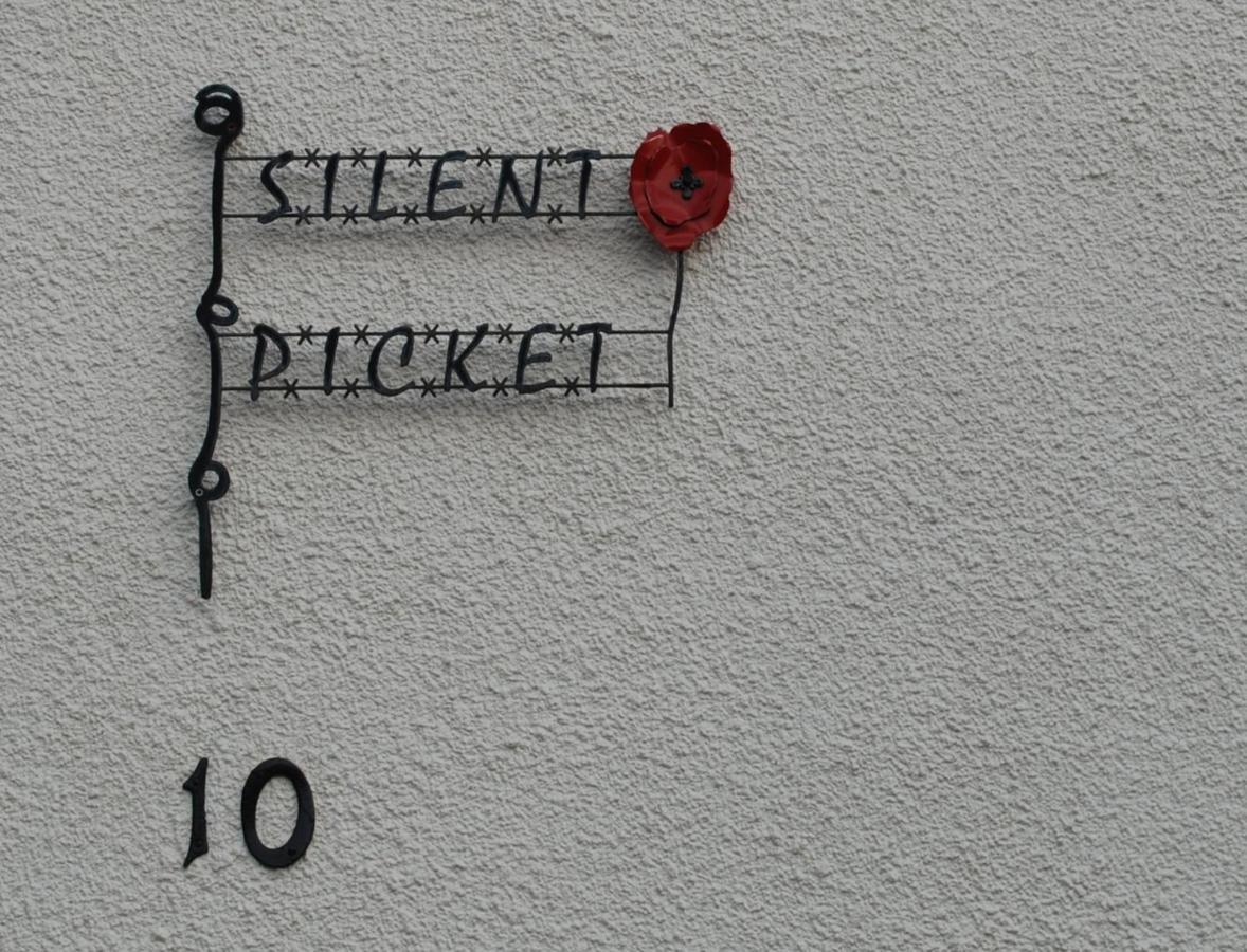 The Silent Picket Bed and Breakfast Martinpuich Eksteriør billede